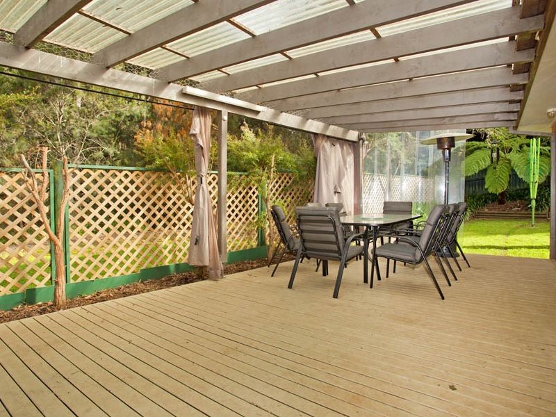 11 Silverleaf Row, Menai NSW 2234