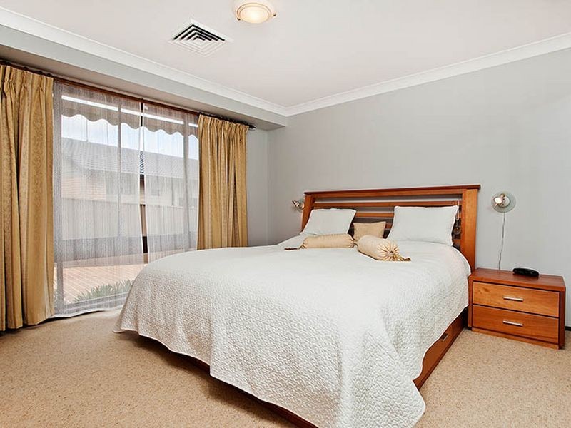 8 Jackson Close, Menai NSW 2234