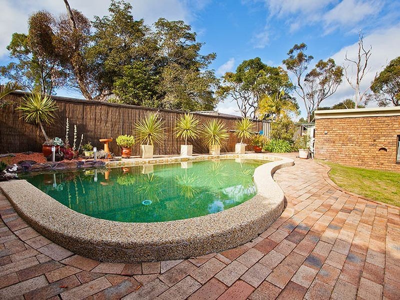 8 Jackson Close, Menai NSW 2234