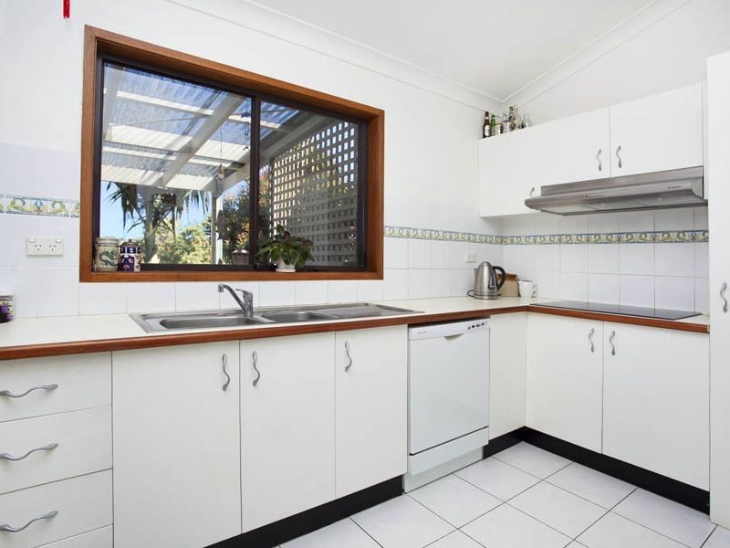 4 Bampton Avenue, Illawong NSW 2234