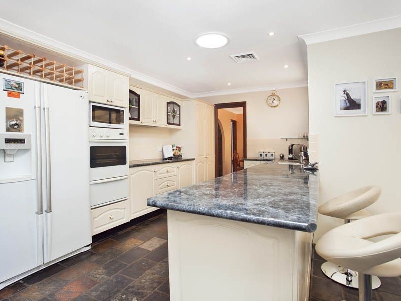 10 Austin Street, Illawong NSW 2234