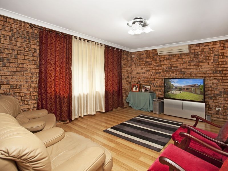 5 McCabe Place, Menai NSW 2234