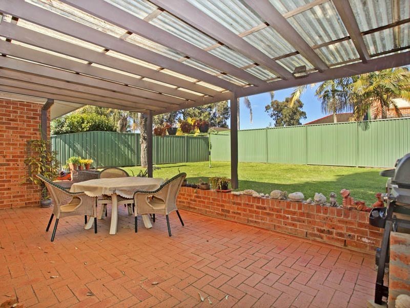 16 Allison Crescent, Menai NSW 2234