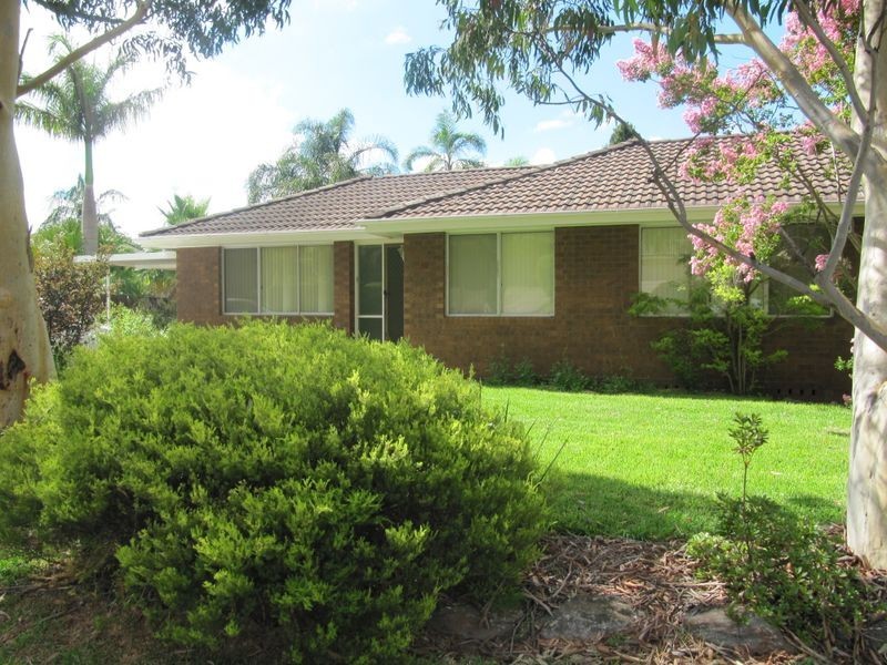 10 Reid Place, Illawong NSW 2234