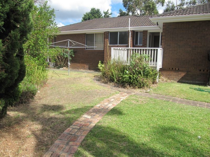 10 Reid Place, Illawong NSW 2234
