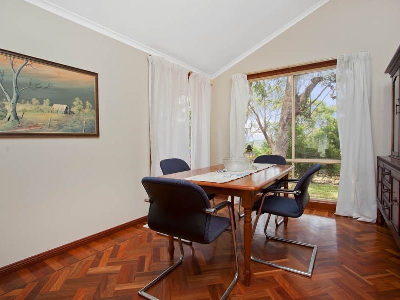 29 Blaxland Drive, Illawong NSW 2234