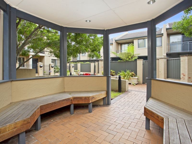 3/11-17 Acton Street, Sutherland NSW 2232