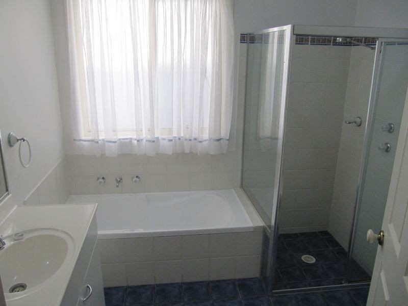 8 Parkwood Drive, Menai NSW 2234