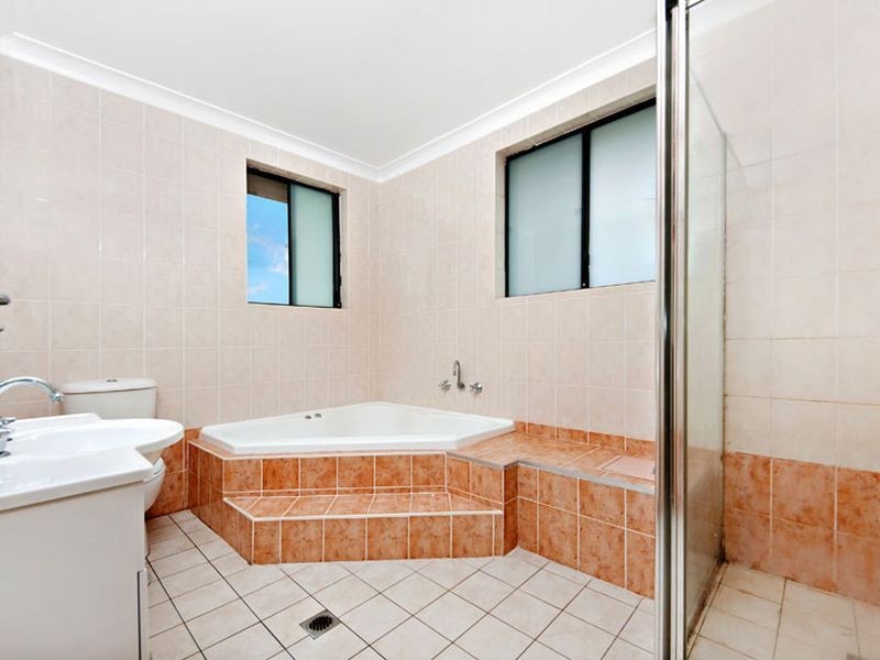 20 Wilbung Road, Illawong NSW 2234
