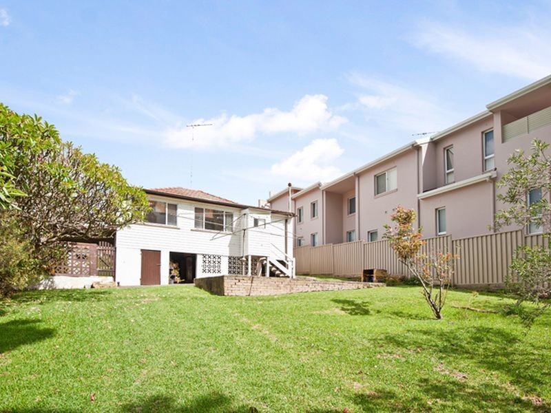 9 Tournay Street, Peakhurst NSW 2210