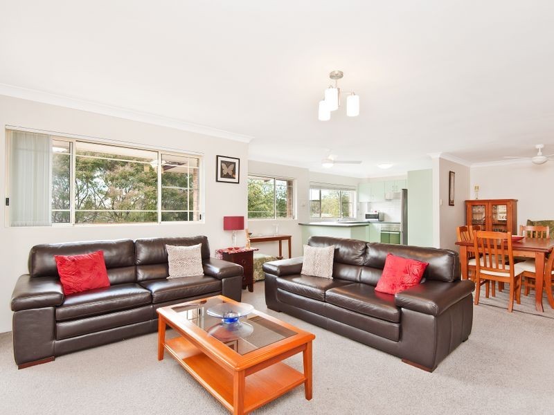 2/24 Arnold Place, Menai NSW 2234