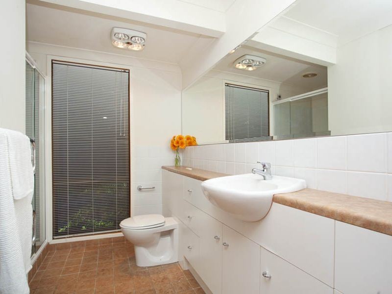 6 Portland Close, Illawong NSW 2234