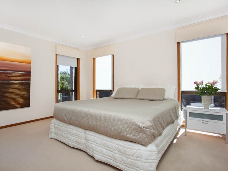 6 Portland Close, Illawong NSW 2234