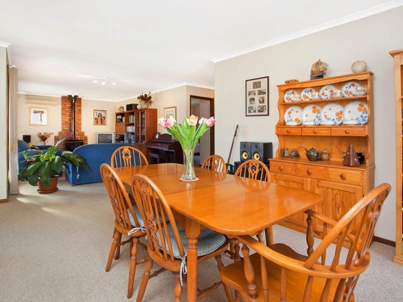 3 Stuart Close, Illawong NSW 2234