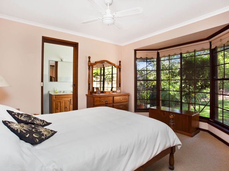 3 Stuart Close, Illawong NSW 2234