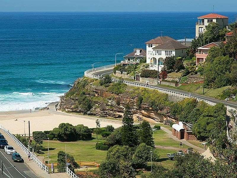 8 Wonderland Ave, Bronte NSW 2024
