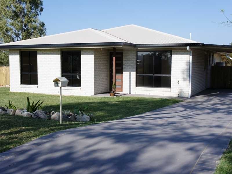 1 Banksia Court, Lowood QLD 4311