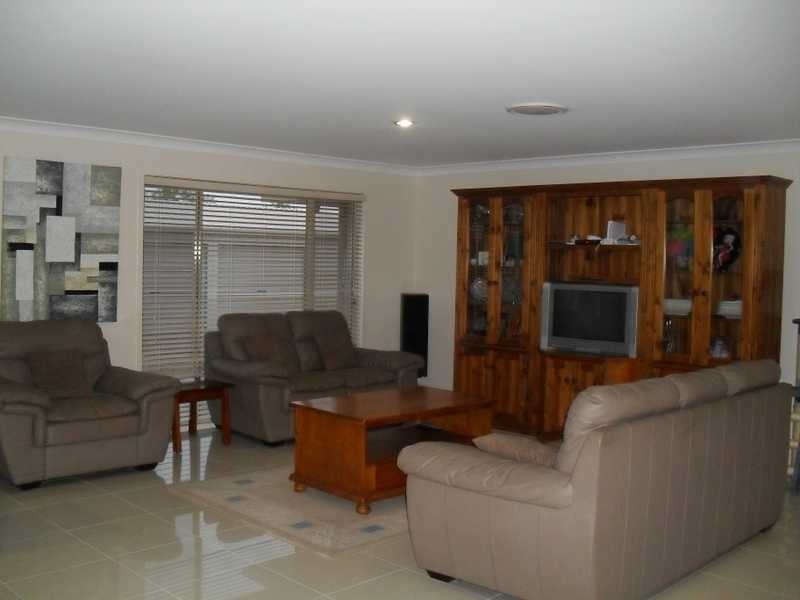 26 Pat Slattery Place, Lowood QLD 4311