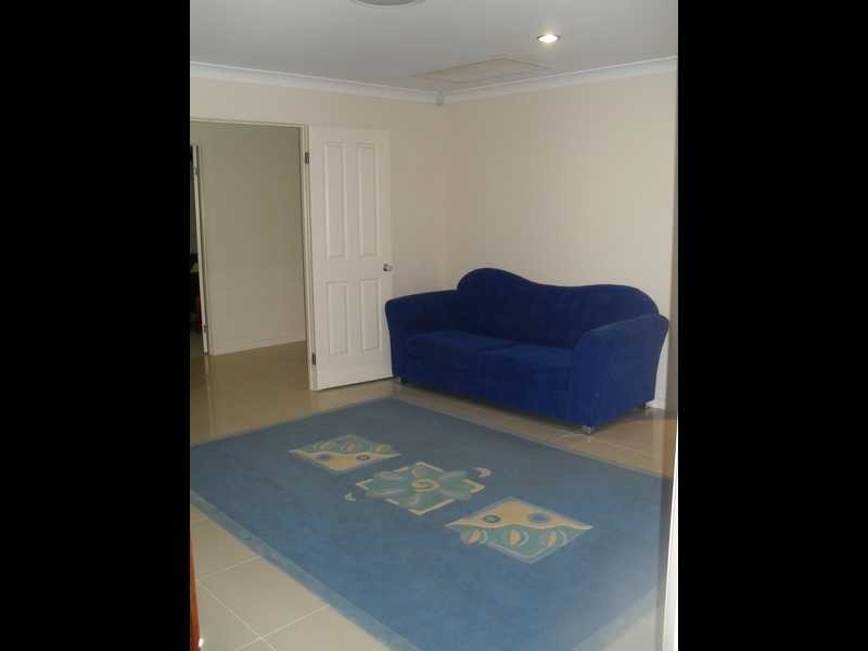 26 Pat Slattery Place, Lowood QLD 4311