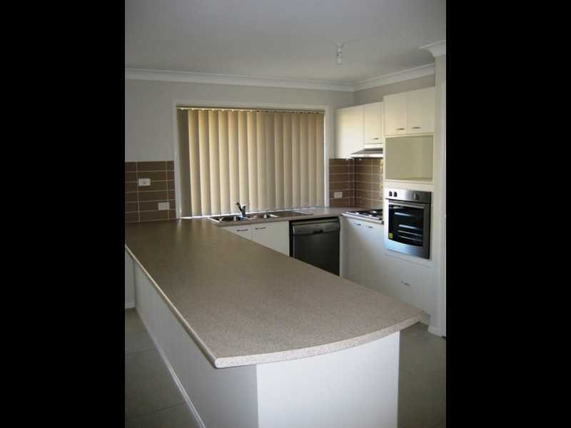 9 Willowood Place, Fernvale QLD 4306
