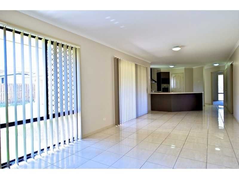 40 Honeywood Drive (Bolingbroke Street), Fernvale QLD 4306