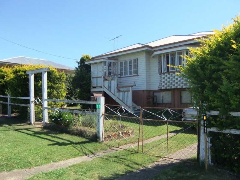 11 Banks Creek Road, Fernvale QLD 4306