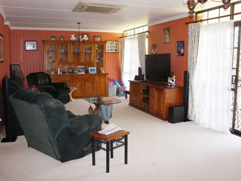 15 Wybalena Road, Pine Mountain QLD 4306