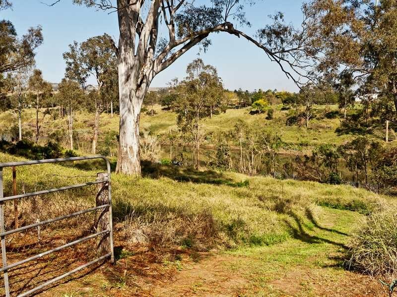 81 Linum Road, Wivenhoe Pocket QLD 4306