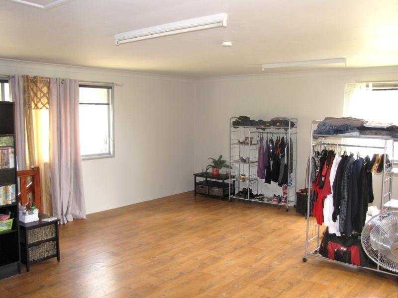 73 Elm Street, Esk QLD 4312