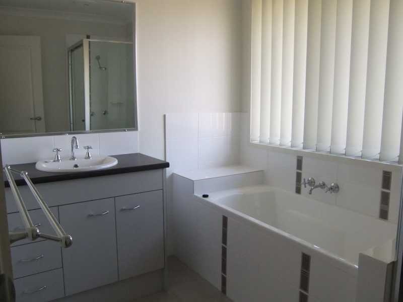 37 Sandpiper Drive, Lowood QLD 4311