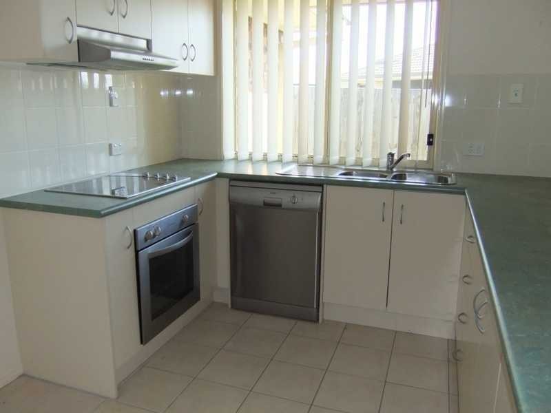 17 Varley Street, Lowood QLD 4311