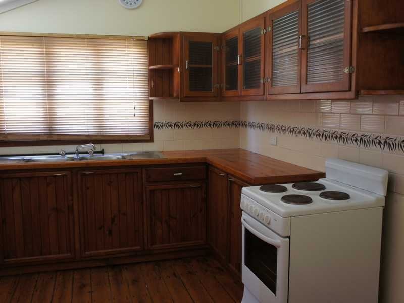 64 Railway Street, Lowood QLD 4311
