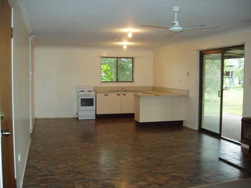 5 Blue Gum Dr, Lowood QLD 4311