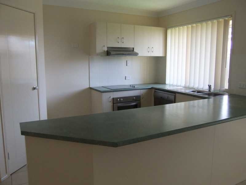 17 Varley Street, Lowood QLD 4311