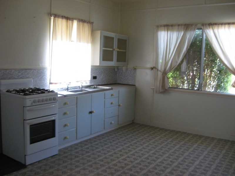 158 Main Street, Lowood QLD 4311