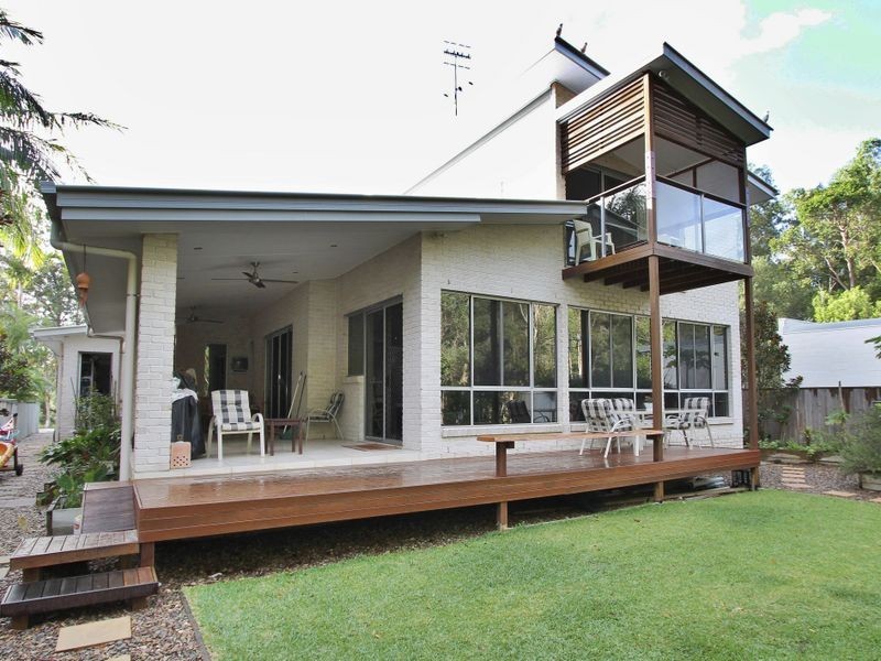 107 Lake Weyba Drive, Noosaville QLD 4566