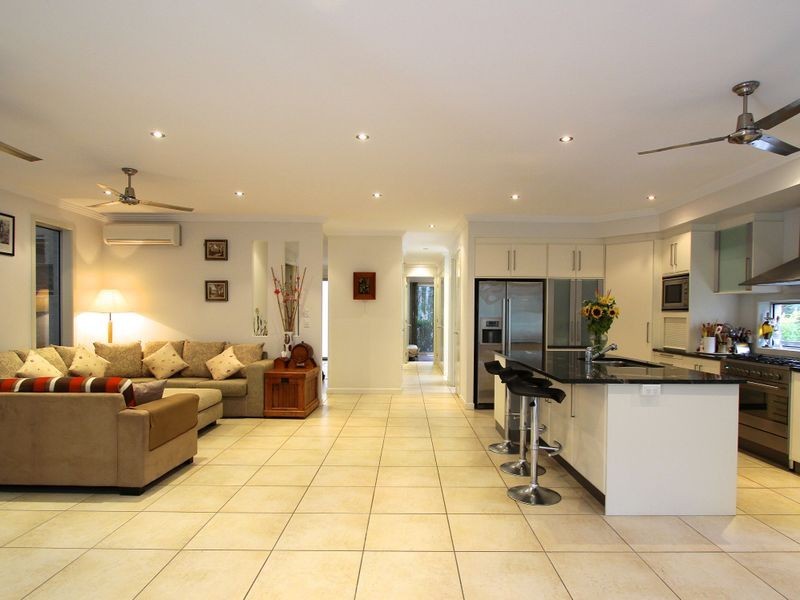 107 Lake Weyba Drive, Noosaville QLD 4566