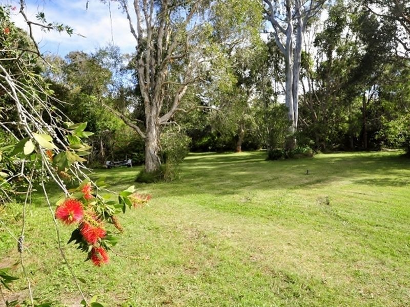 135 Lake Weyba Drive, Noosaville QLD 4566
