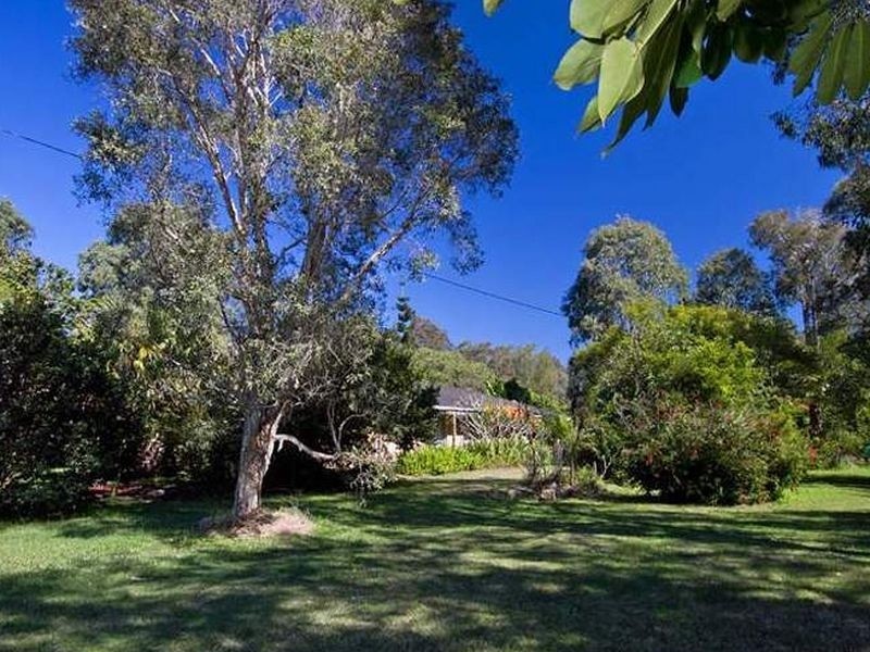 135 Lake Weyba Drive, Noosaville QLD 4566