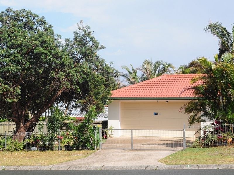 1 Southern Cross Parade, Sunrise Beach QLD 4567