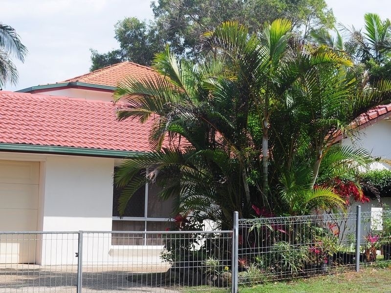 1 Southern Cross Parade, Sunrise Beach QLD 4567