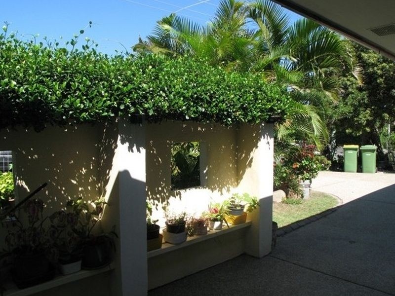 1 Southern Cross Parade, Sunrise Beach QLD 4567