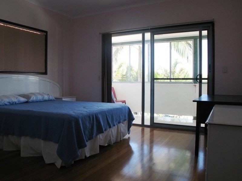 1 Southern Cross Parade, Sunrise Beach QLD 4567