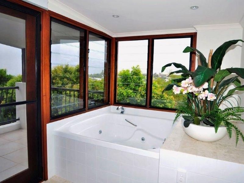 17 Captains Court, Sunrise Beach QLD 4567