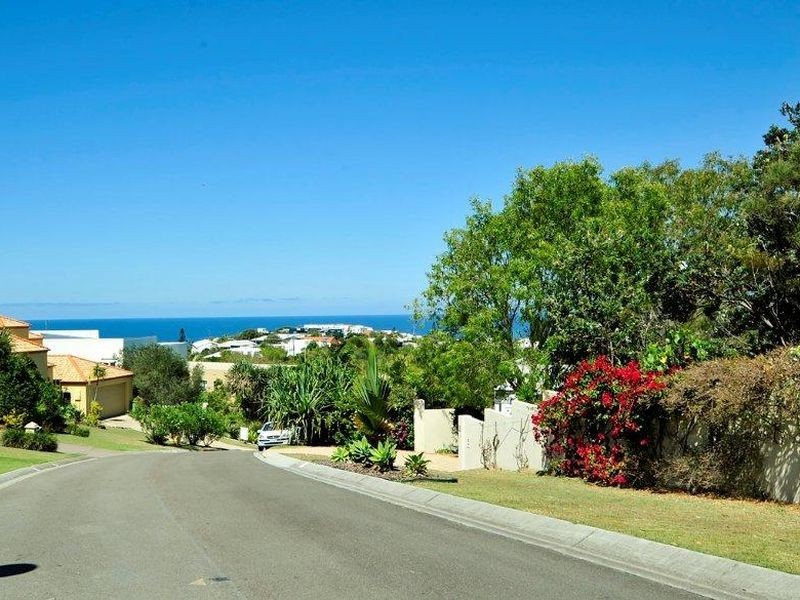 17 Captains Court, Sunrise Beach QLD 4567