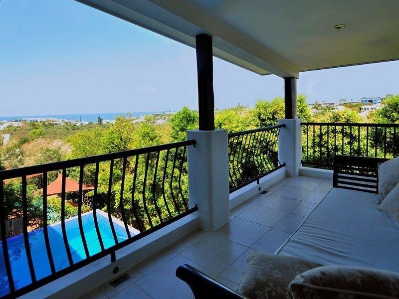 17 Captains Court, Sunrise Beach QLD 4567