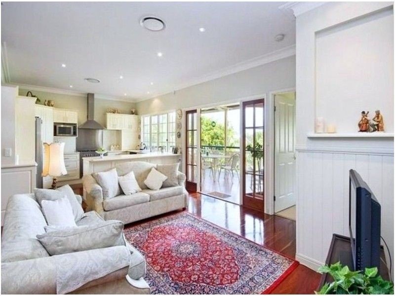 5 Southern Cross Parade, Sunrise Beach QLD 4567