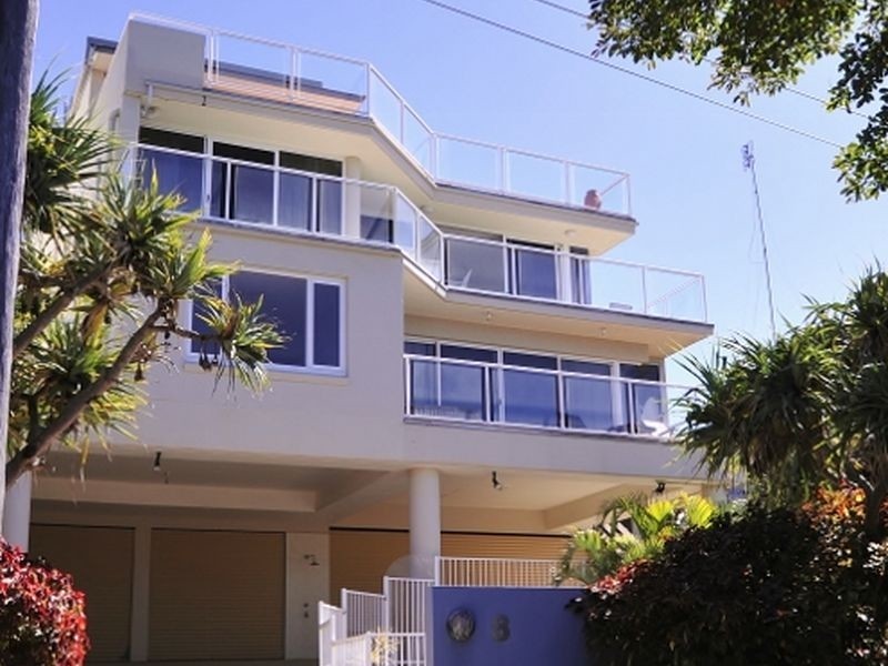 1/8 Crank Street, Sunshine Beach QLD 4567