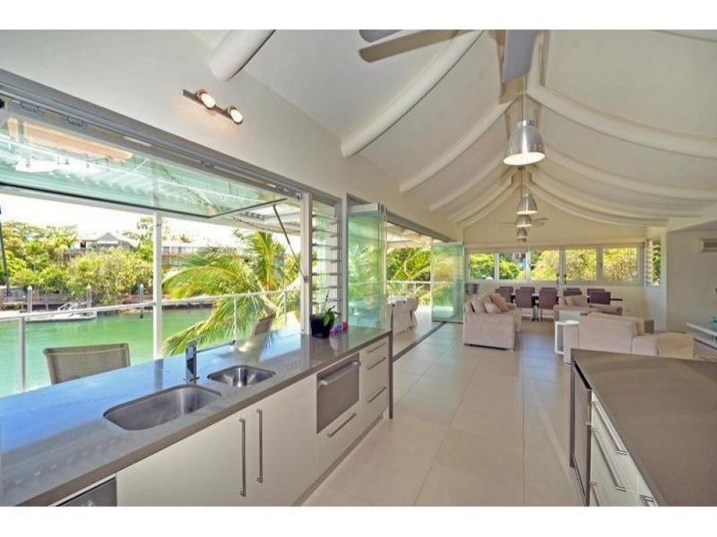 4 Noosa Parade, Noosa Heads QLD 4567