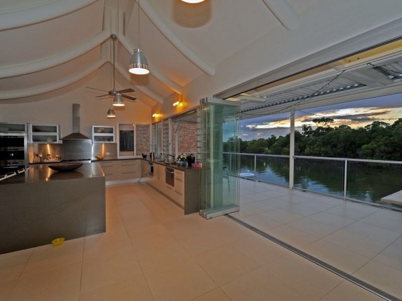 4 Noosa Parade, Noosa Heads QLD 4567